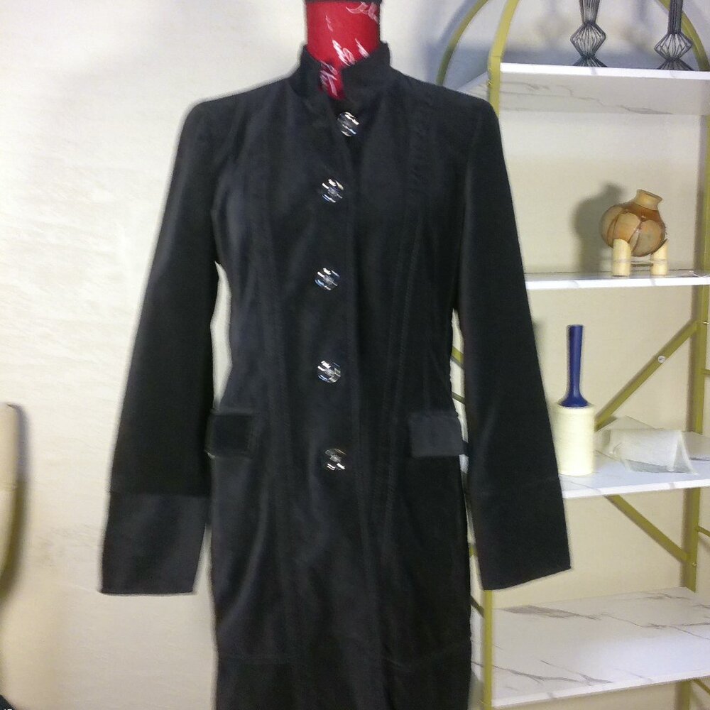 Chico's black velvet coat, statement piece, elegant, minimalist, classic, chic 1